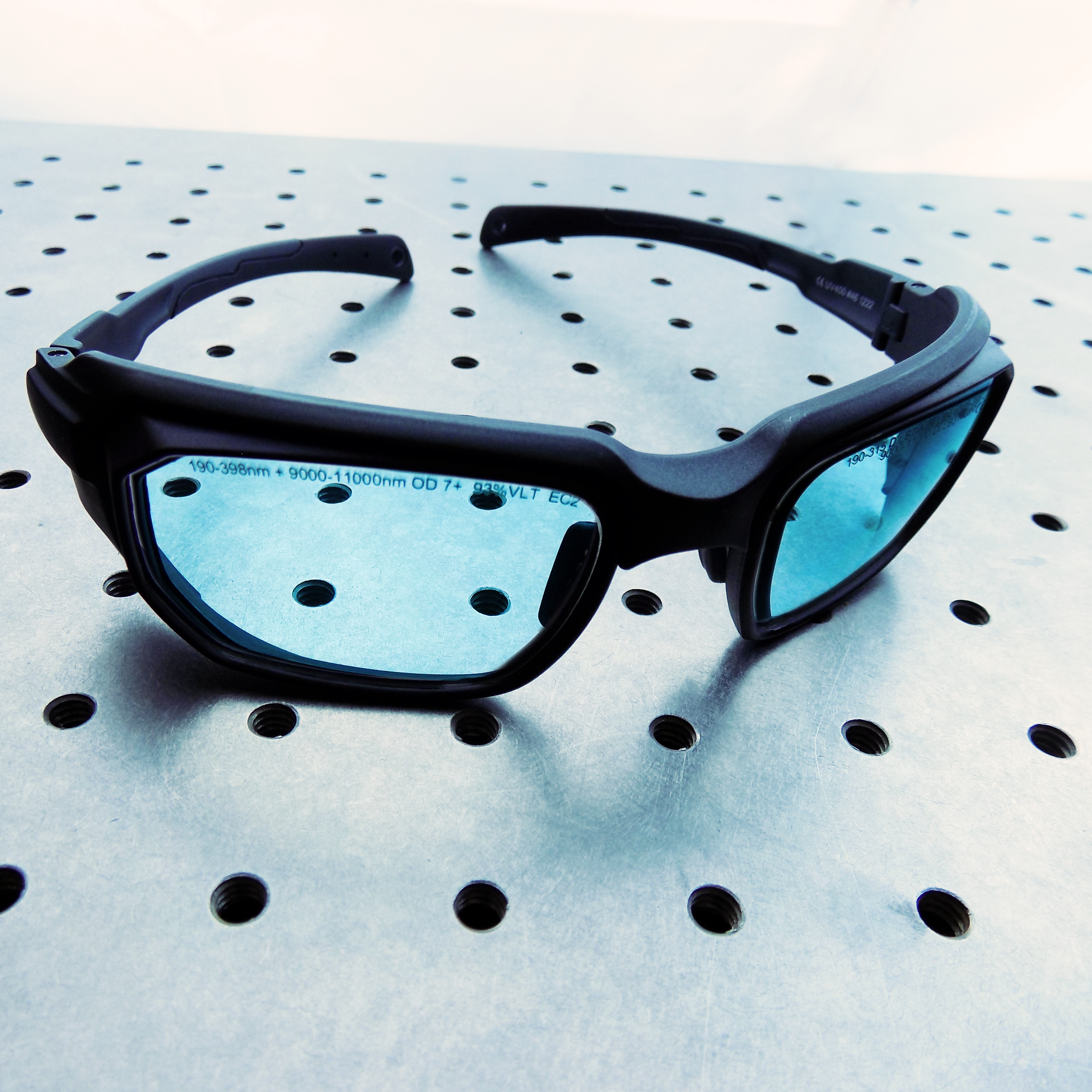 Wrap-Around DI4 Filter Safety Eyewear